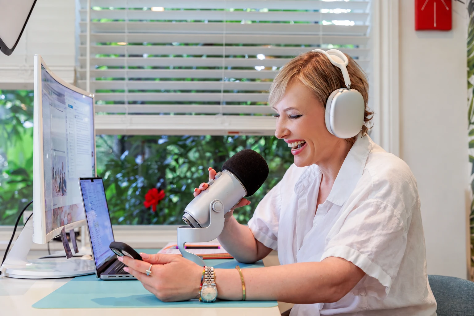 Anna Anisin building and recording with AI tools in her home office.